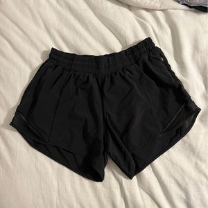 Lululemon Hotty Hot Shorts 4”